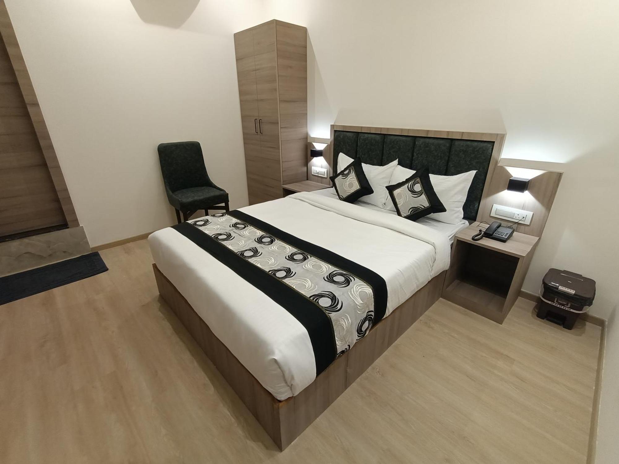 Hotel Beverly Palace Santacruz - Near Bkc - Mumbai Airport T1 エクステリア 写真