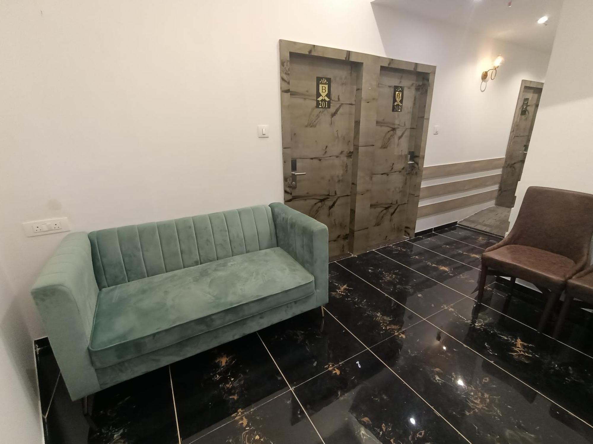 Hotel Beverly Palace Santacruz - Near Bkc - Mumbai Airport T1 エクステリア 写真