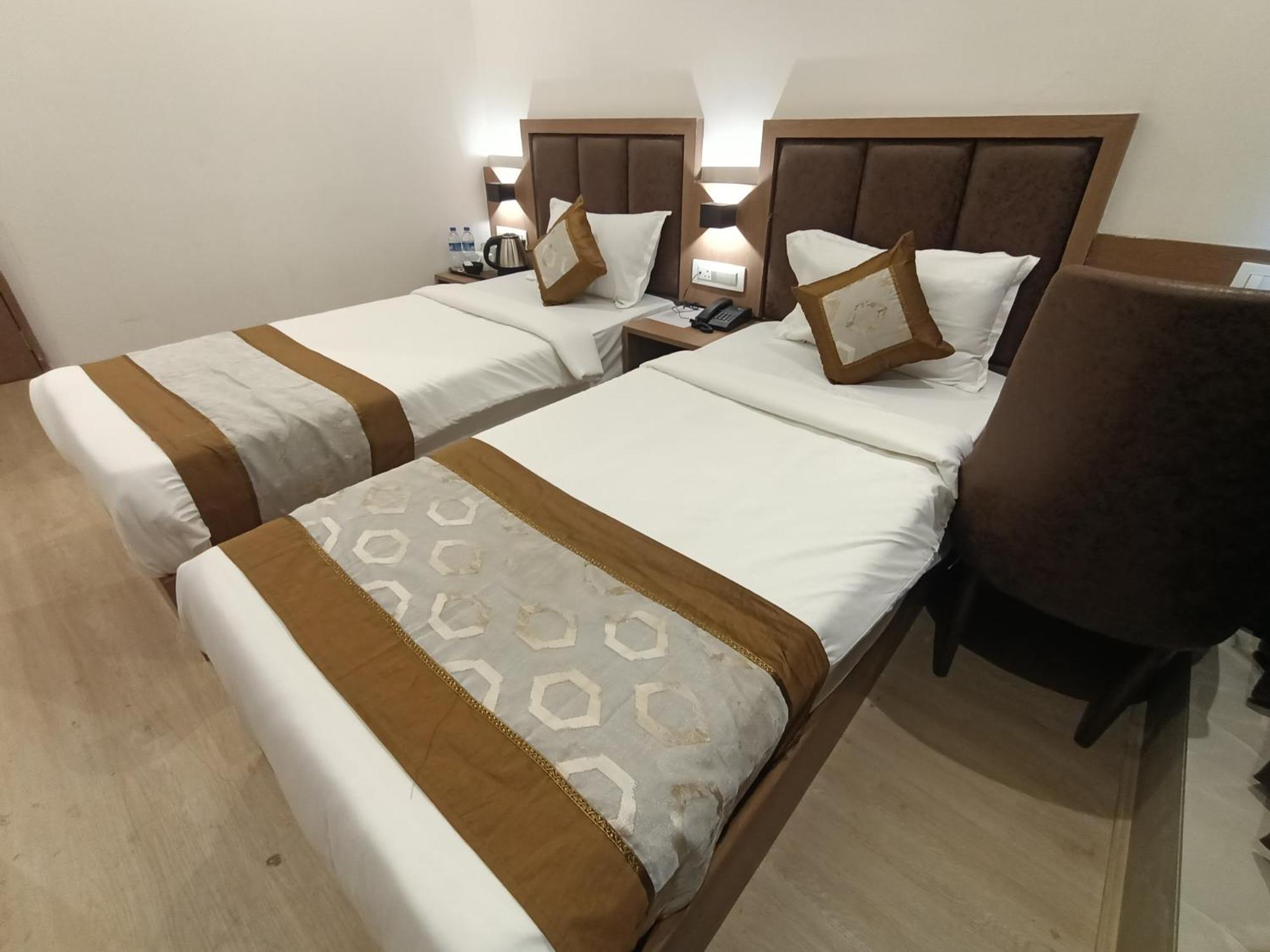 Hotel Beverly Palace Santacruz - Near Bkc - Mumbai Airport T1 エクステリア 写真