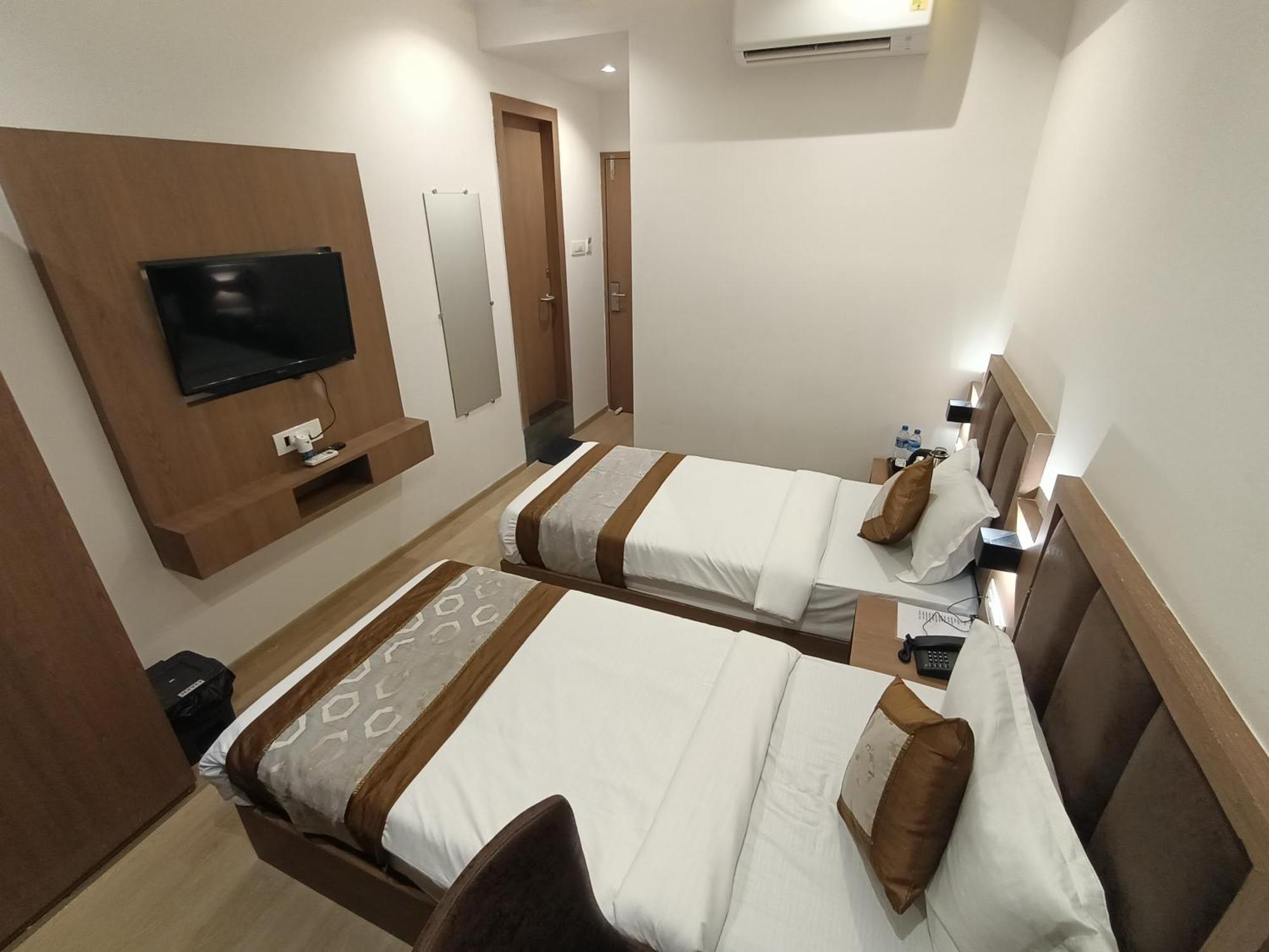 Hotel Beverly Palace Santacruz - Near Bkc - Mumbai Airport T1 エクステリア 写真