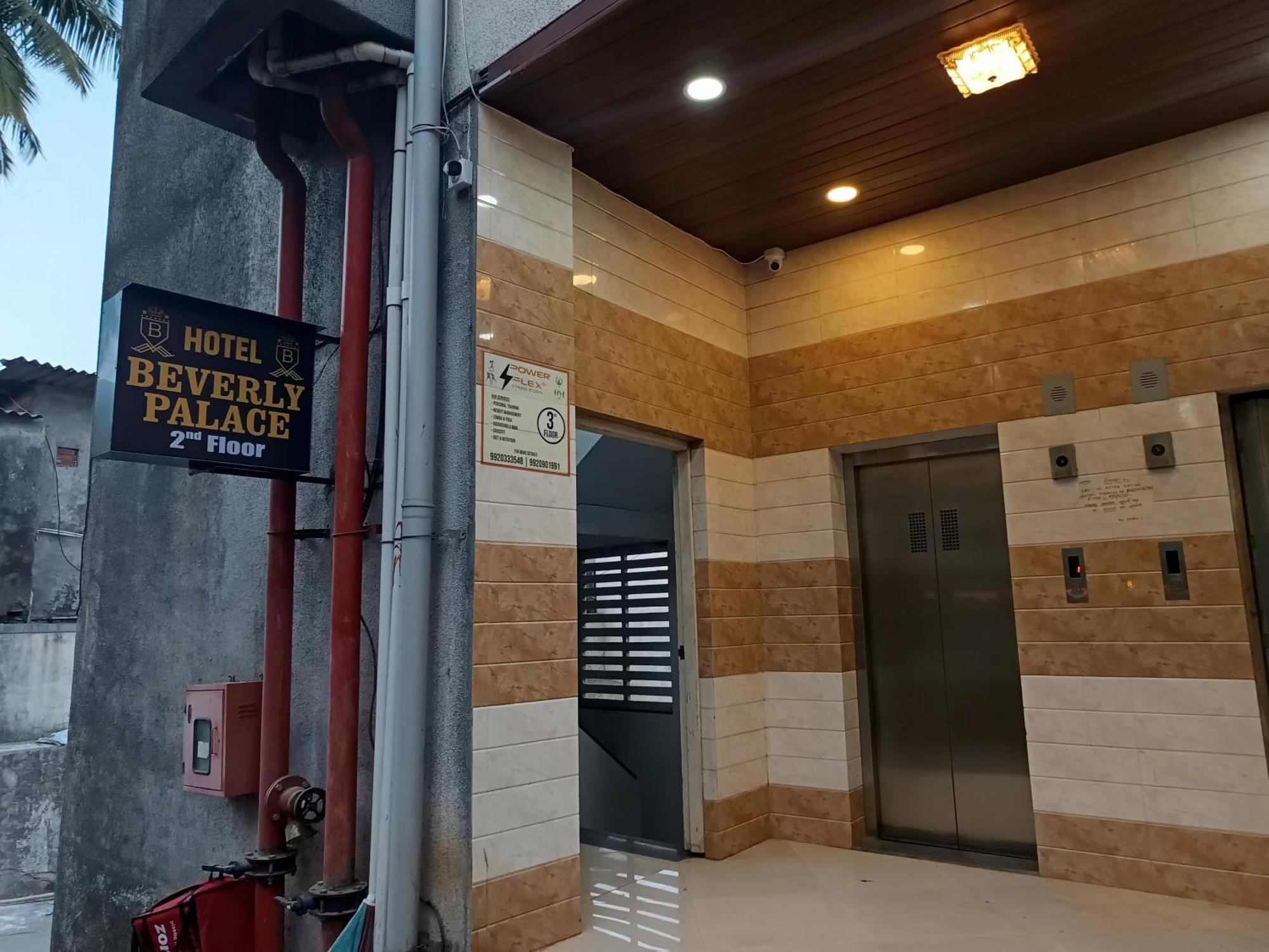 Hotel Beverly Palace Santacruz - Near Bkc - Mumbai Airport T1 エクステリア 写真