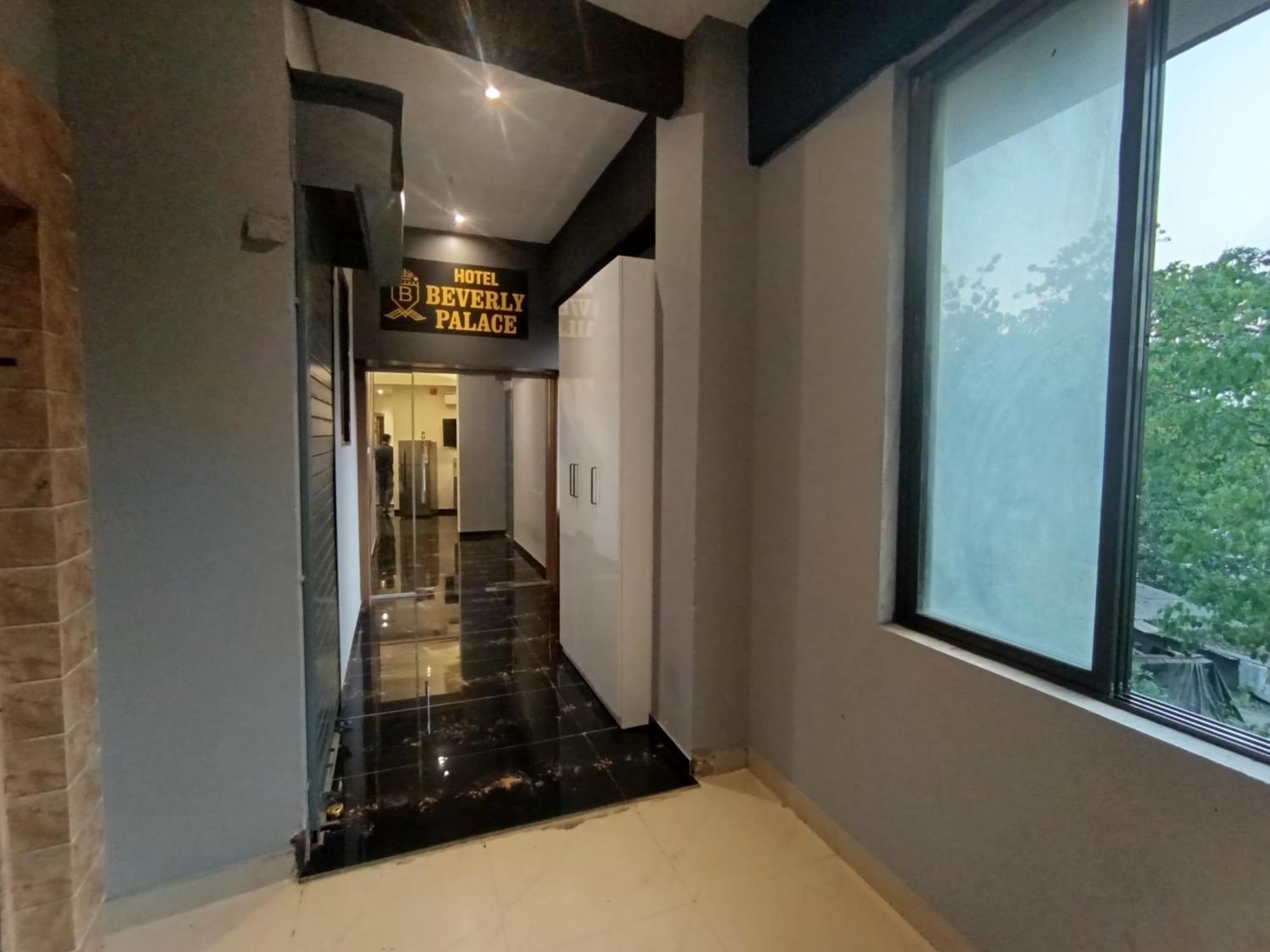 Hotel Beverly Palace Santacruz - Near Bkc - Mumbai Airport T1 エクステリア 写真
